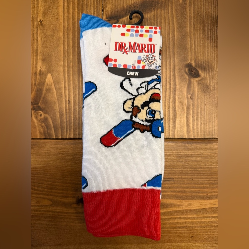 Dr. Mario Nintendo Bioworld Men's Crew Socks (1 Pair) Sock Size 10-13 *NEW*